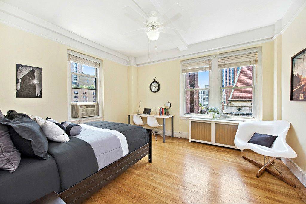 A BEAUTY ON PARK AVE**LANDMARK BUILDING>>PIED A TERRE OK..FANTASTIC EMPIRE ESTATE BUILDING VIEW..PRIME MURRAY HILL LOCATION...