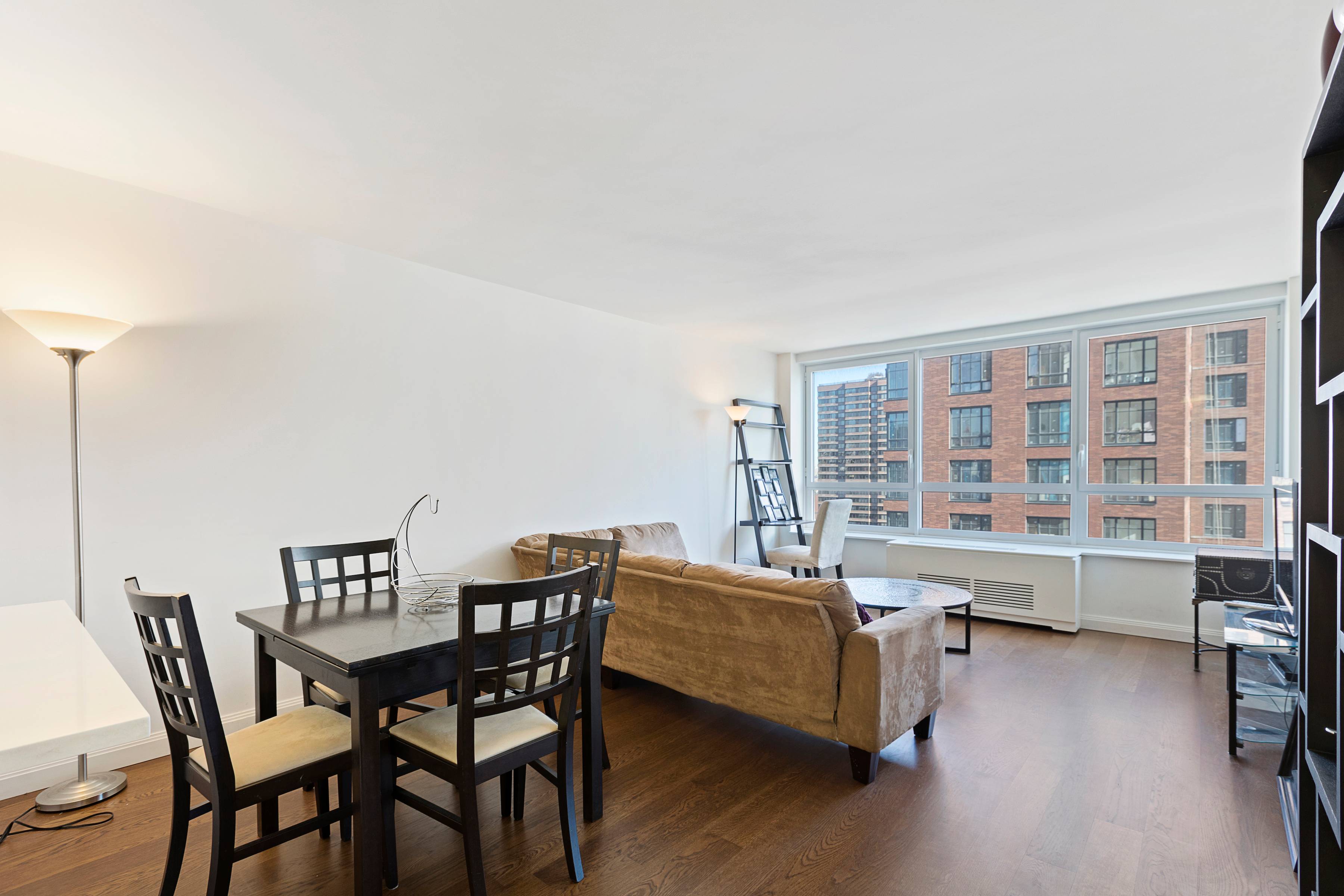 Sunny High Floor Luxury One Bed at Carnegie Park Condominium With 24-Hour Doorman, Pool, Gym and Roof Deck!