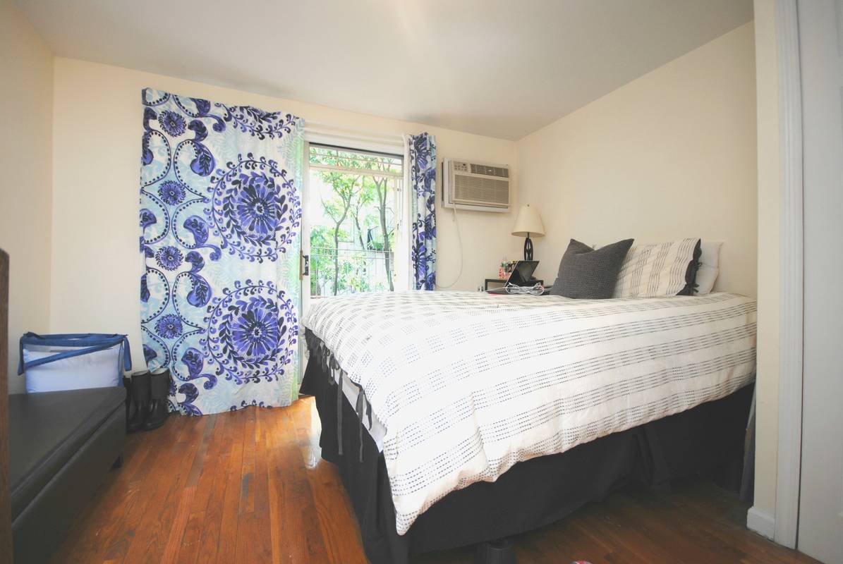 2 BED | 2 BATH LOCATED ON THE UPPER EAST SIDE
