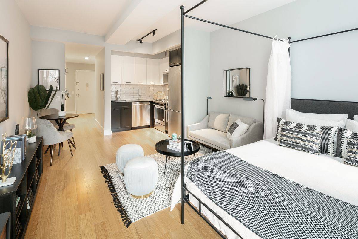 NO FEE!! STUNNING STUDIO IN LUXURY BUILDING IN FINANCIAL DISTRICT!!