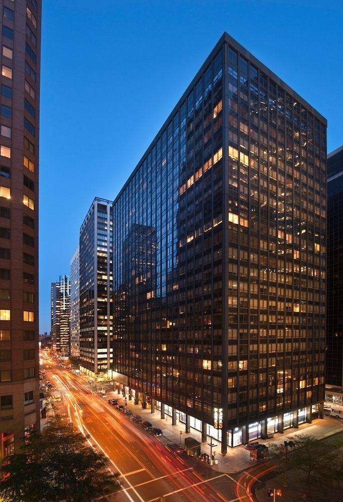 Large Studio in Financial District