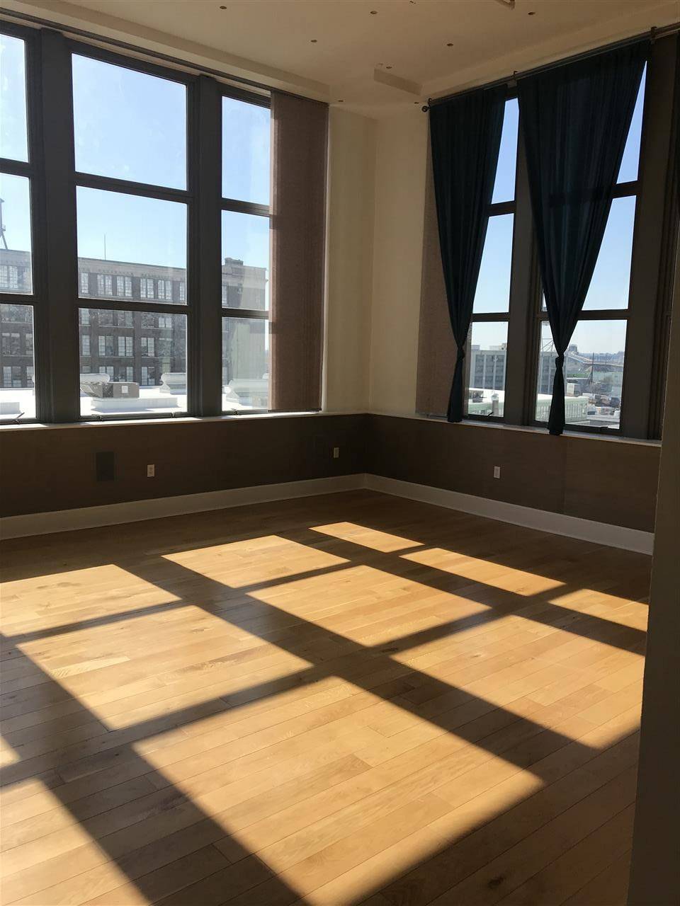 Amazing South facing 2 bed - 2 BR Journal Square New Jersey