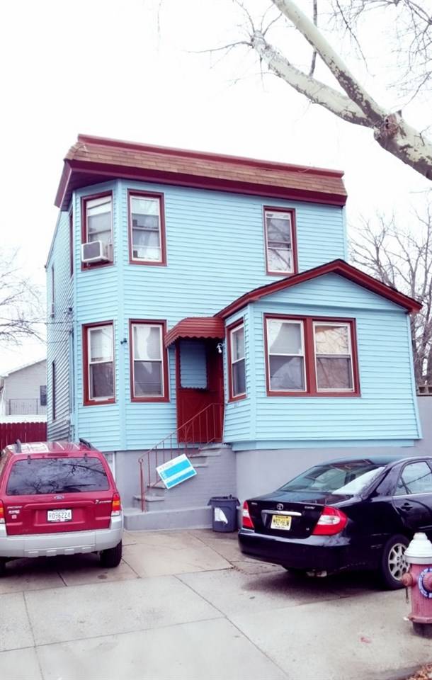 Beautiful home in Jersey City that is close to public transportation and PATH Train as well as walking distance to Journal Square