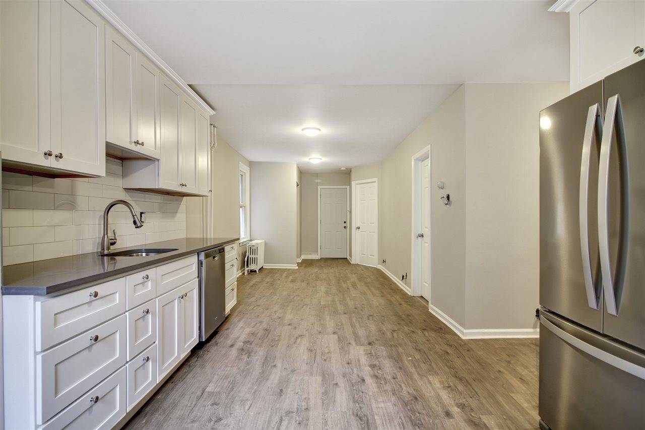 This completely renovated 2 Bedroom / 1 Bathroom home is only steps away from Boulevard East