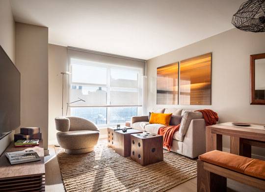 Elegant Chelsea Studio Apartment with 1 Bath featuring a Gym and Rooftop Terrace