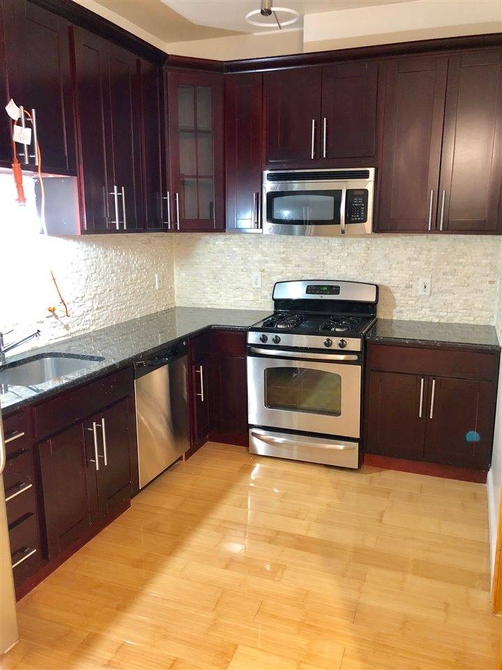 **Full Broker Fee Paid*** Beautifully renovated 1 bedroom and 1 den apartment for rent in luxury elevator building