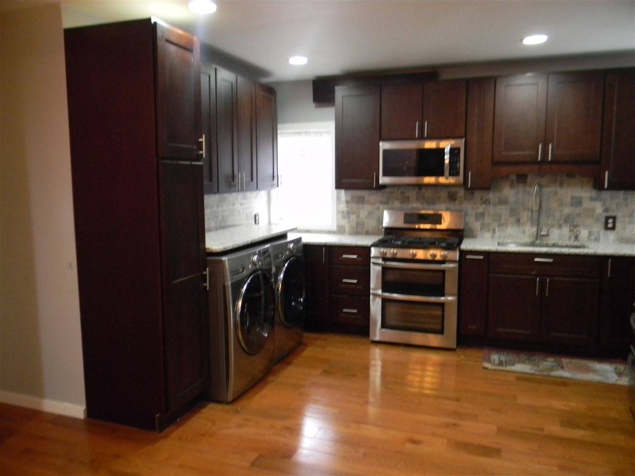 3 BEDROOMS CENTRALLY LOCATED IN JERSEY CITY HEIGHTS