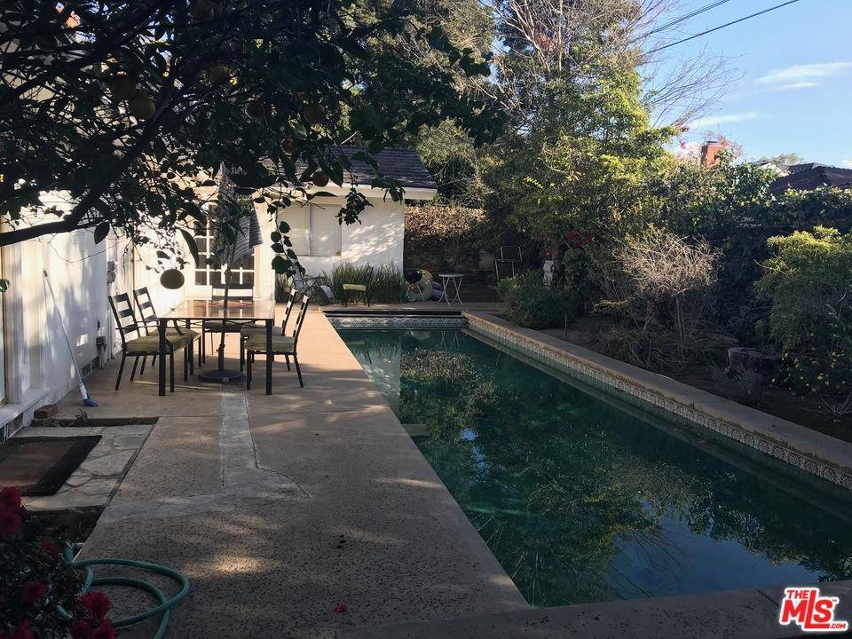 Absolutely charming traditional 3 BR - 3 BR Single Family Brentwood Los Angeles