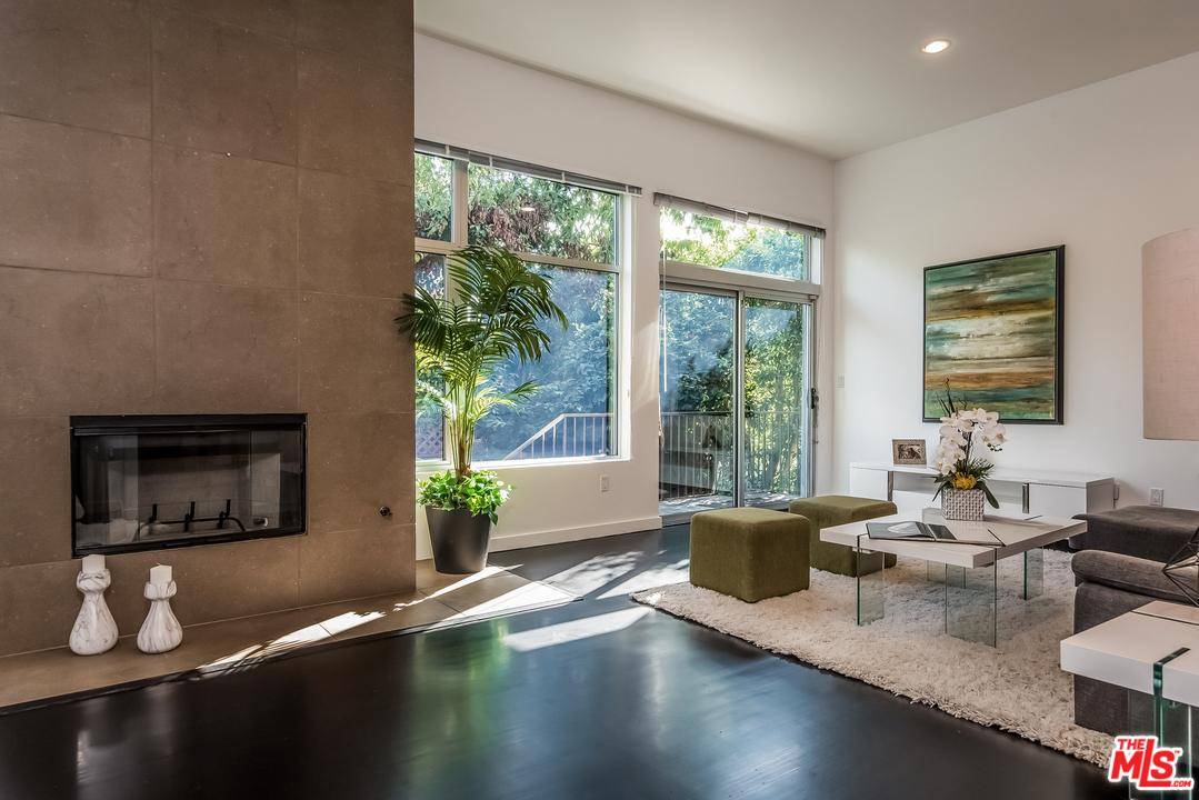 Beautiful - 3 BR Townhouse Los Angeles