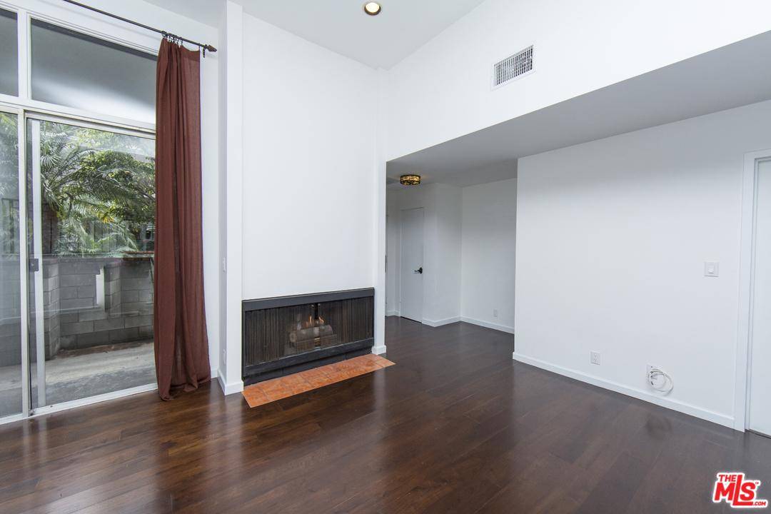 3 bedrm townhome is nicely appointed - 3 BR Townhouse Los Angeles
