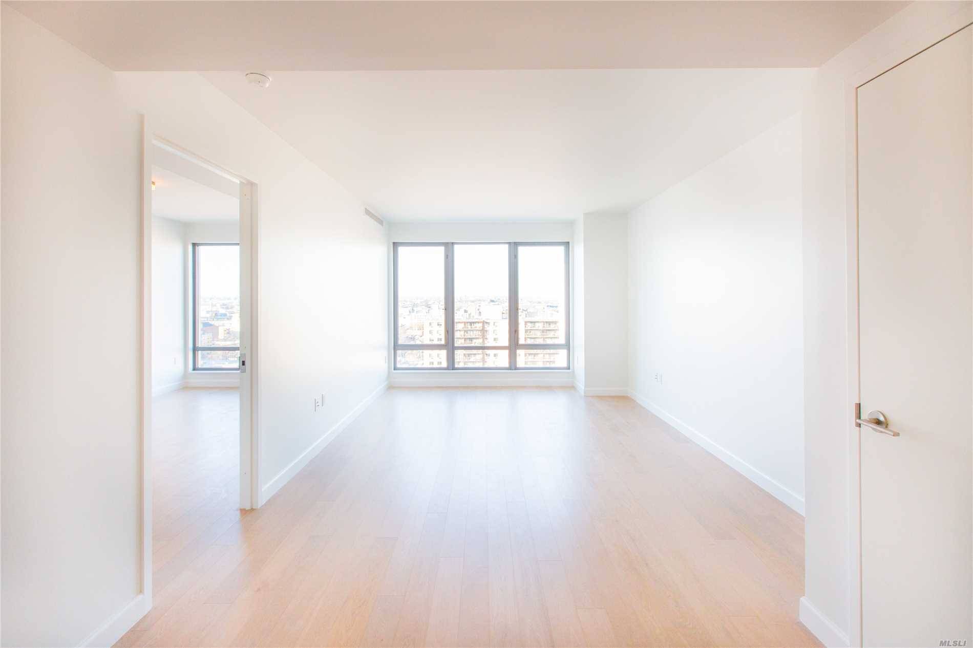 39th 2 BR House LIC / Queens