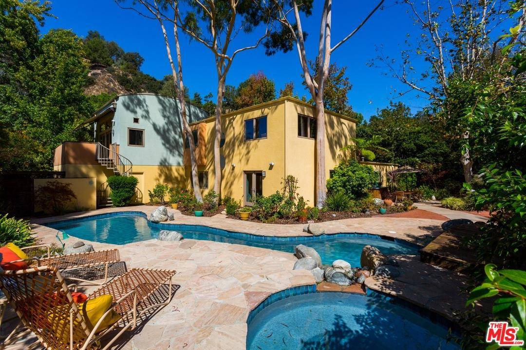 Find your private oasis at home - 5 BR Single Family Beverly Hills Post Office | B.H.P.O. Los Angeles