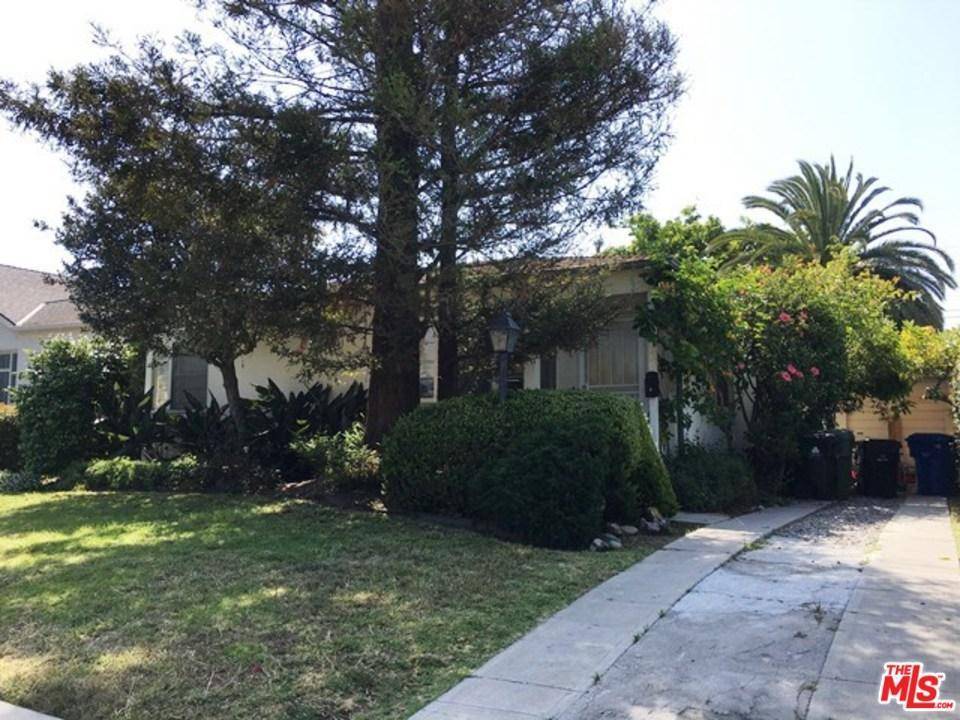 A great starter with a big private backyard - 2 BR Single Family Los Angeles