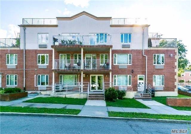 Beautiful Sunny 2 Beds 2 Living Rooms 2 Full Bath Large Condo Facing Flushing Meadows Park & Lakeview.