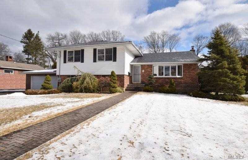 Beautifully Updated Expanded Split In Famed Commack Sd.