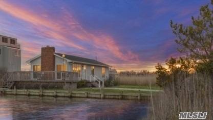 Boater's Delight, Canal Front, Ranch 3/2, Light And Sunny, Wood Floors, Sunrise And Sunset Vistas.