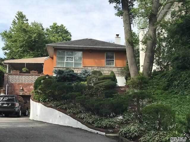 Beautiful Maintained Split Ranch In A Great Douglaston Area Great Back Yard  Surrounded By Beautiful Trees And Plants,  Futures Lr.