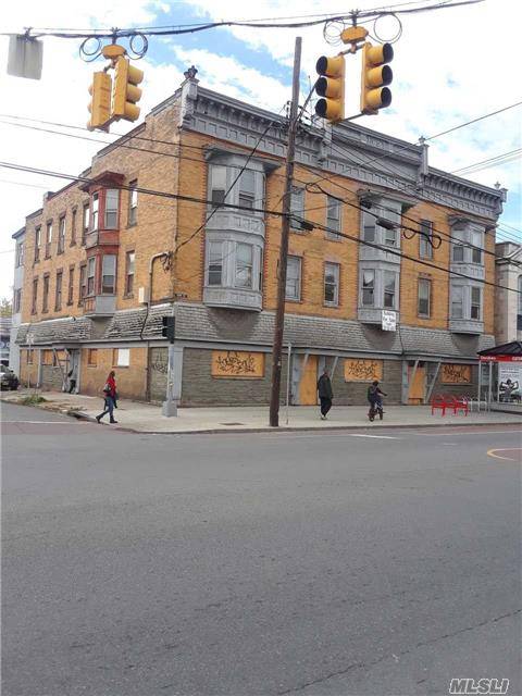 Total Renovation Needed On This 18 Unit Vacant Building.