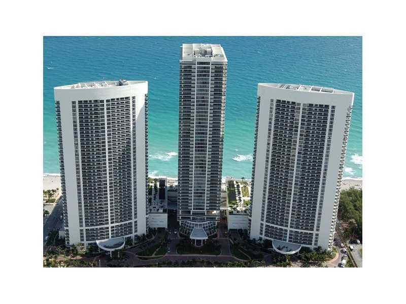 2 Bedrooms + den with 3 full bathrooms - BEACH CLUB THREE CON 3 BR Condo Hollywood Miami