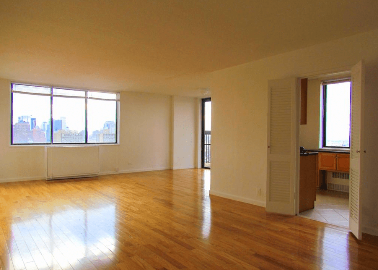 Beautiful Greenwich Village 1 Bedroom Apartment with 1 Bath featuring a Roof Deck Swimming Pool