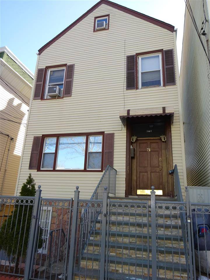 Newly renovated 2BD/2Ba duplex available in desirable Jersey City Heights section