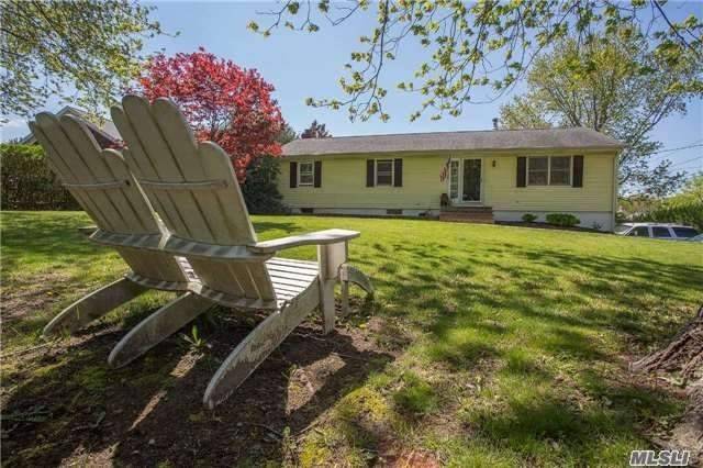 The Pine Neck Ranch Offers Perfect Location Minutes To Beach, Wineries,And Southold And Greenport Village.