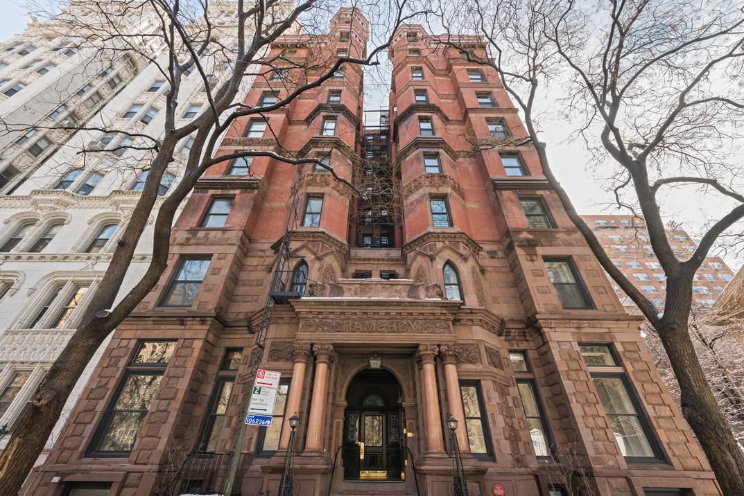 34 Gramercy Park East  Gracious  two Bedroom for sale
