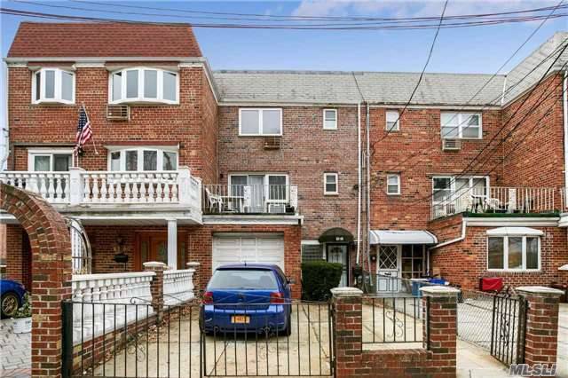 71st 4 BR House Middle Village LIC / Queens