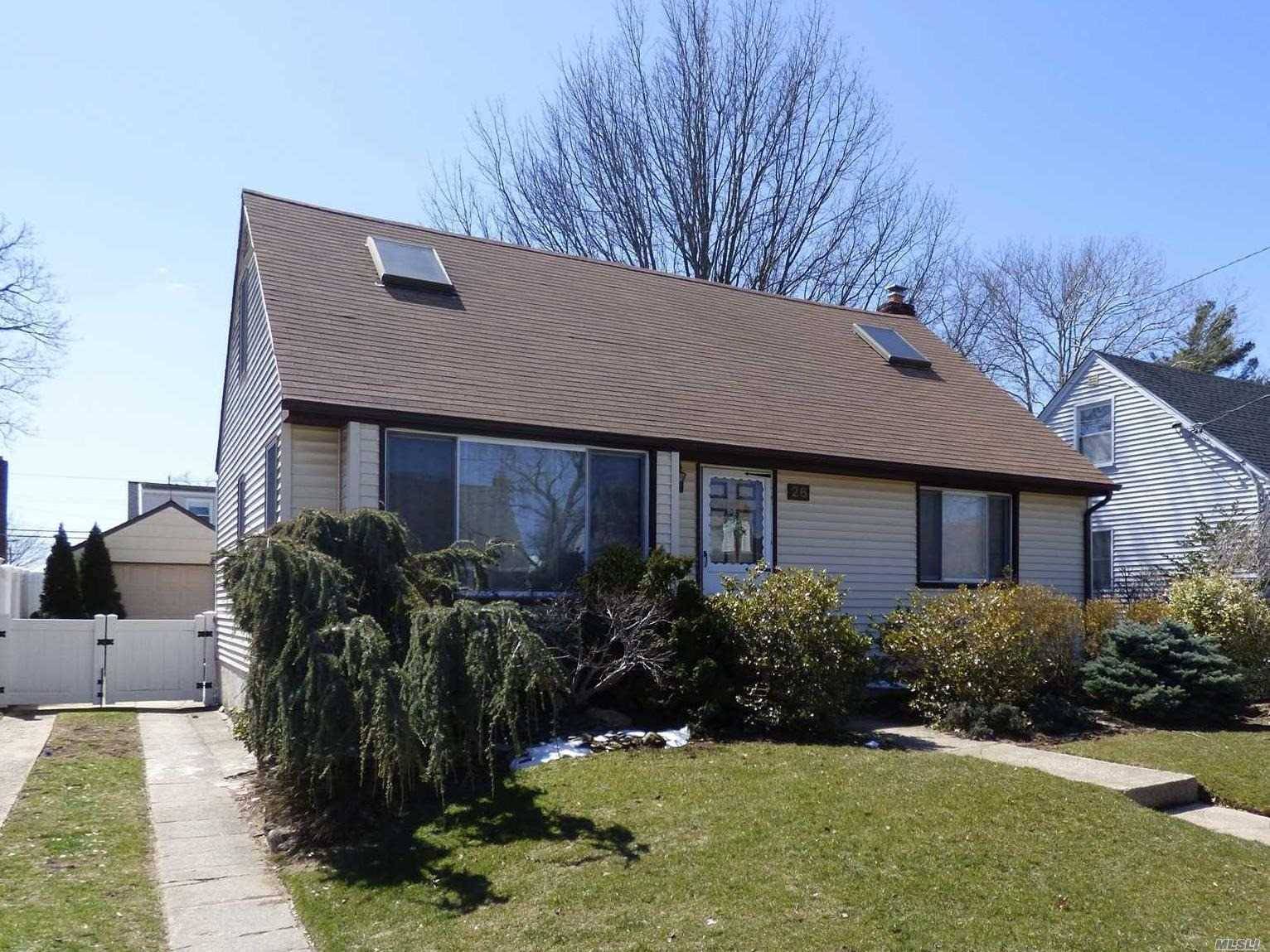 Expanded 4 Br, 2 Bth Cape Perfect For Large Family.
