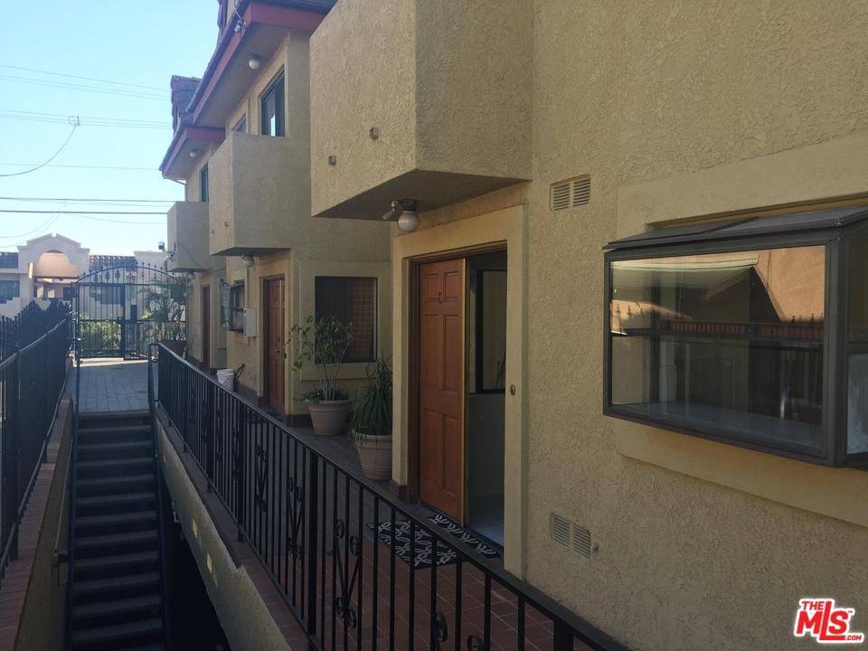 Back On Market - 2 BR Townhouse Los Angeles