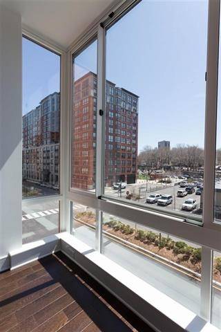 Over-sized 1Br with Southern exposure and Hudson River views