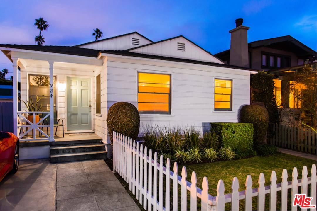 With adorable curb appeal and in a prime location west of Lincoln Blvd