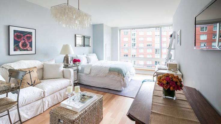 Best Battery Park City Studio Apartment with 1 Bath featuring a Fitness Center and Garden