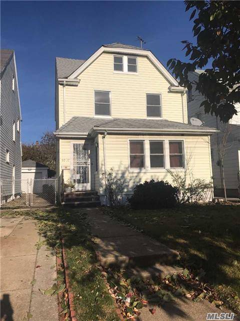 Close To All,New Kitchen With Granite Counter,Bathroom,Anderson Windows,31/100 Lot Size,Private Driveway,Great Location,Wide Street.