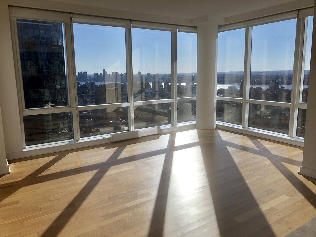 Newly Renovated Studio Located In Herald Square Chelsea Steps Away From Trains Perfect Location In Beautiful High Rise Building