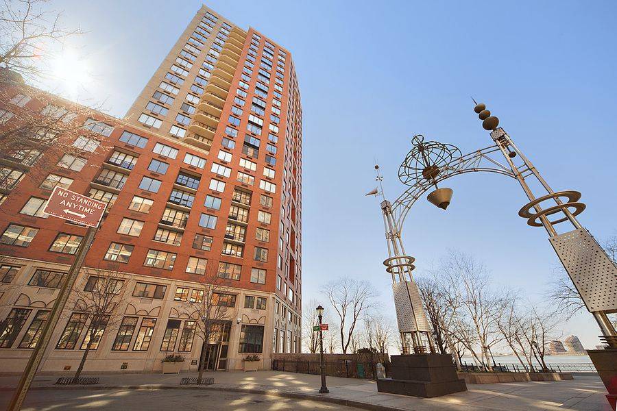 Beautiful Battery Park Tenth Floor Unit - Gorgeous Views Of All Downtown NYC