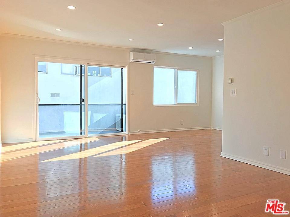 BEAUTIFUL CLEAN/PRIVATE BLDG IN ONE OF WEST HOLLYWOOD'S PRIME LOCATIONS