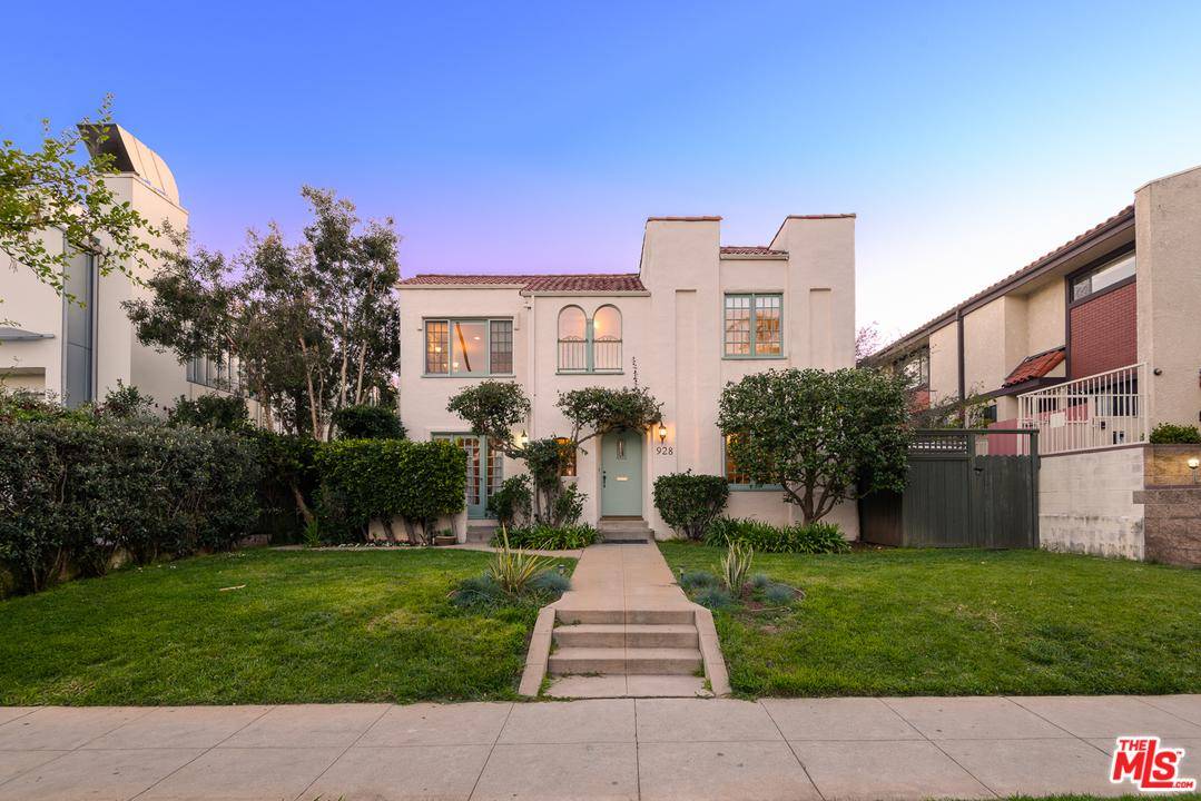 Excellent income property opportunity in the heart of Santa Monica
