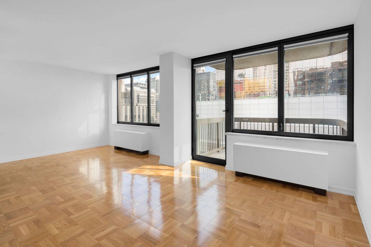 Great Deal! Spacious 2 Bedroom Apartment in Midtown West with Southern Exposure Balcony!