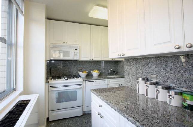 Beautiful 1 Bedroom, 1 Marble Bathrooms, in the Upper West Side, King Sized Master Bedroom, Windowed Kitchen with Granite Counter tops, Tons of Closet Space, Great Views!!