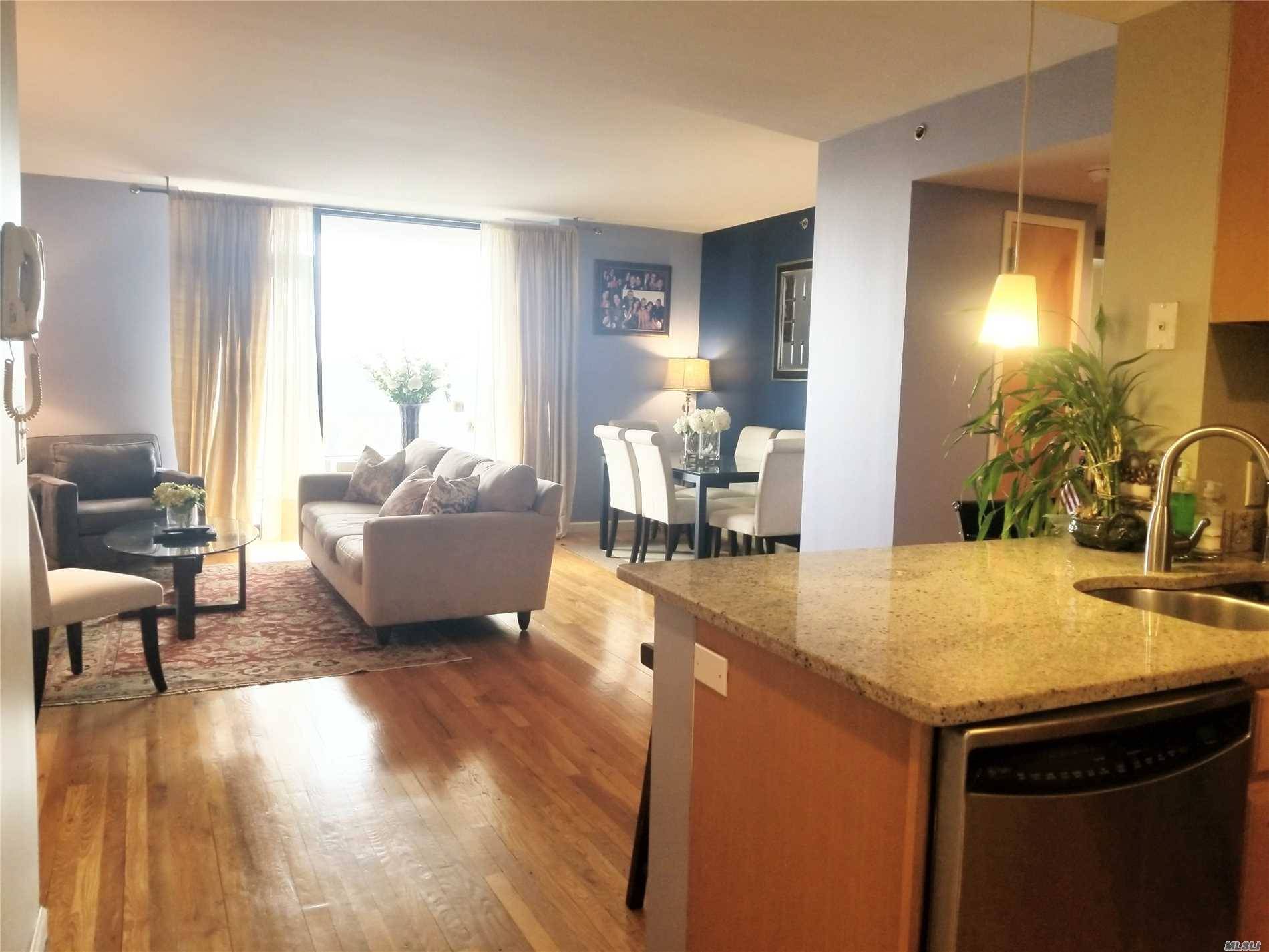 Indulge Yourself In This Beautiful 12 Floor Condo Whit Spectacular Views.