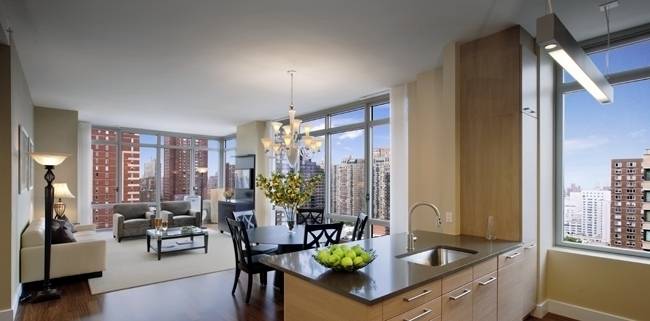 Great Corner unit**New High rise Building**Sleek**East 91 street/2nd Ave**Stunning river Views1200 Square feet**