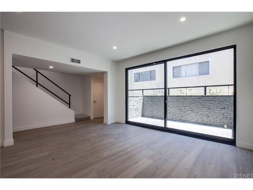 Welcome to Onyx nestled in Hollywood Hills - 2 BR Townhouse Sunset Strip Los Angeles
