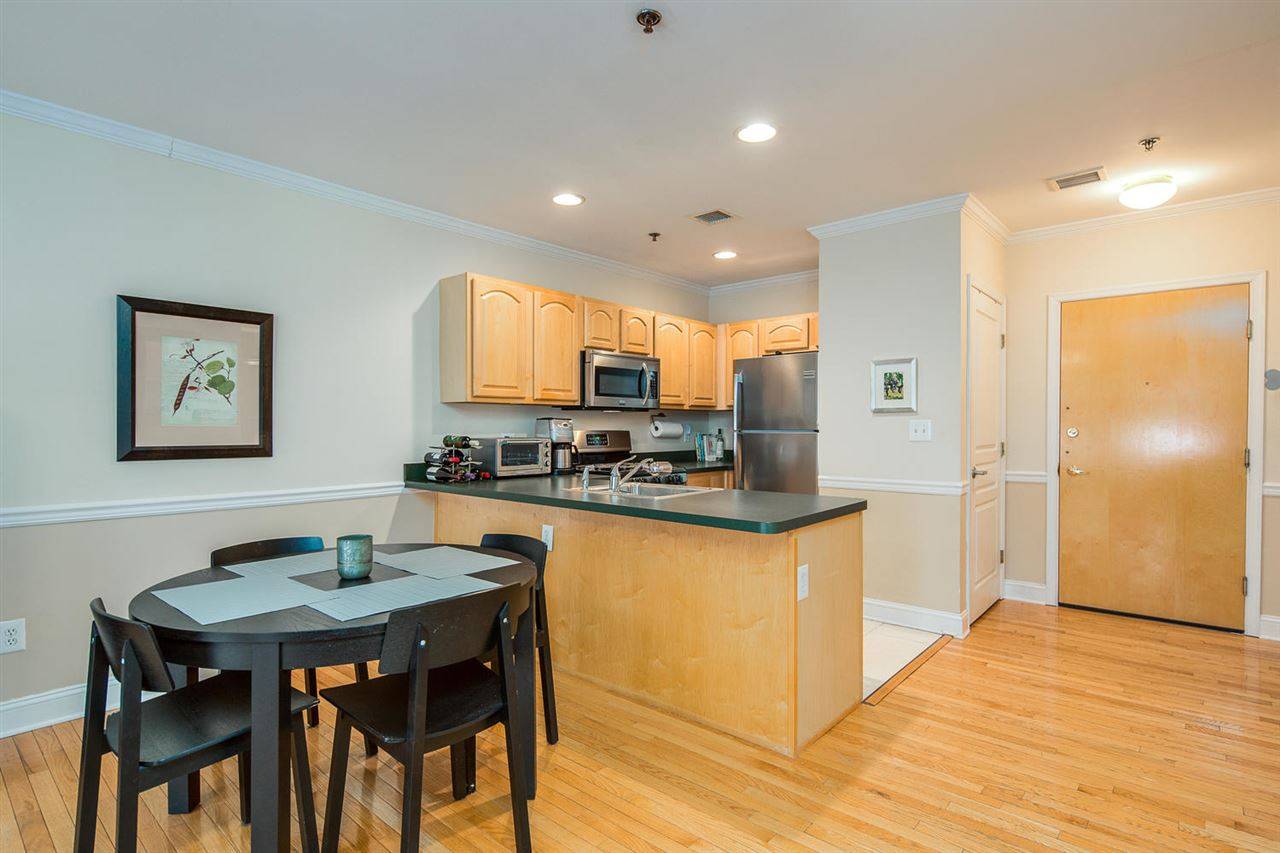 Remarkable 1 bedroom/1 bathroom unit in Prospect Hill with 1 car parking