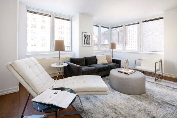 Upper West Side. Gorgeous 1BR/1BA faces north and west. Stunning corner windows, walk-in closet. NO BROKER FEE