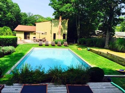 CONTEMPORARY SIX BEDROOM HOME IN EAST HAMPTON SPRINGS!