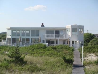 WESTHAMPTON BEACH OCEANFRONT BLISS WITH POOL AND HOTTUB TOO
