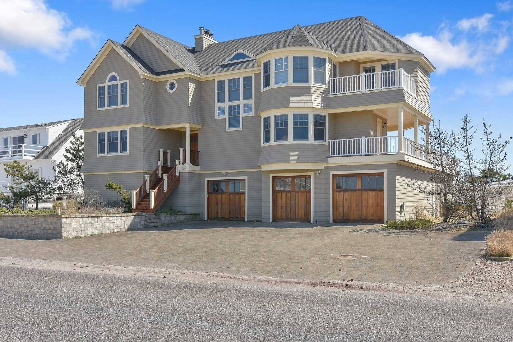 Custom Built Home With 100Ft Of Oceanfront.