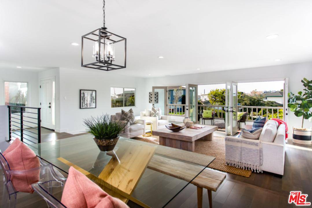 This beautifully remodeled Playa del Rey jewel is in the perfect Westside location with prime access to the beach