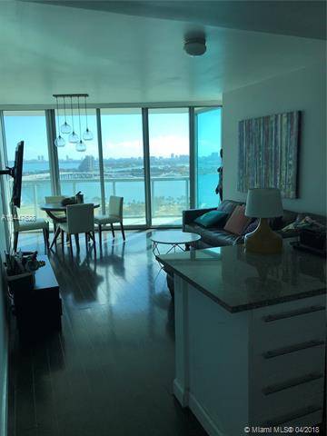 2/bed 2 1/2 bath condo in #downtow #miami with skyline views of the city and bay
